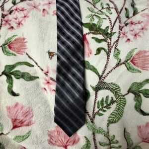 Van Heusen Black and Silver Diagonal Striped Tie